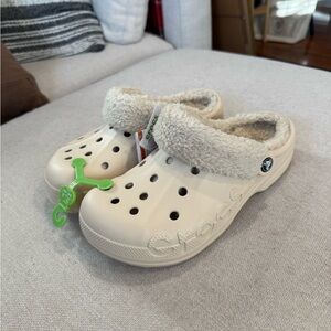 Crocs Baya Lined Fuzz-Strap Clog in Winter White (Beige), M7/W9, NWT